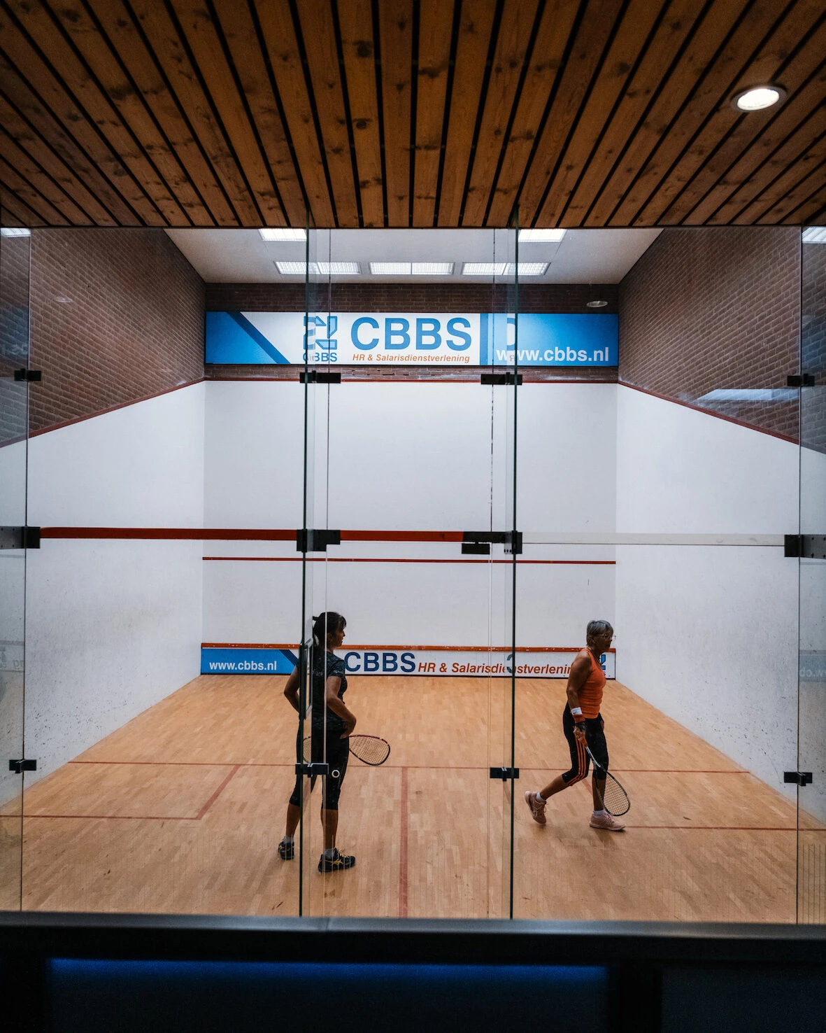 Squashende mensen bij Max Health Club Aan de Vliet.